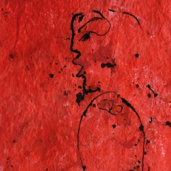 Donna che guarda una barca