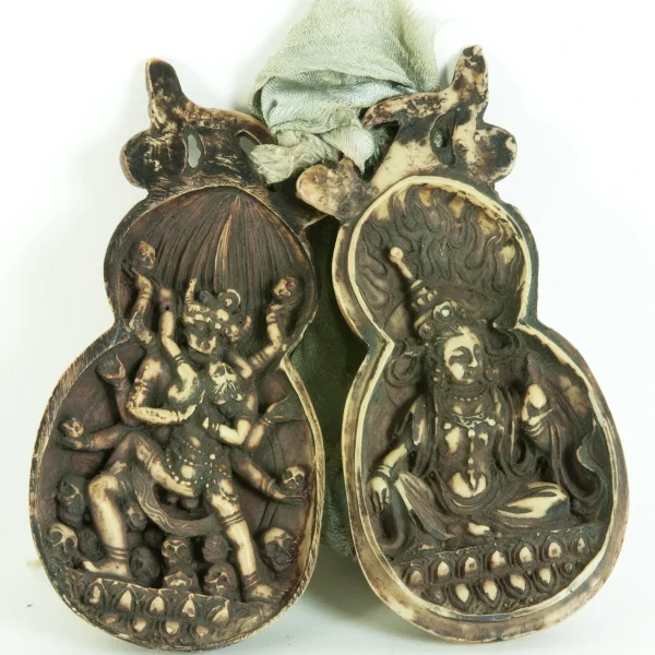 RUS-RGYAN (Coppia di placche devozionali)