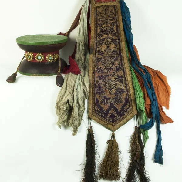 Damaru (Tamburo a due facce) e suo Chö-pen (stendardo)